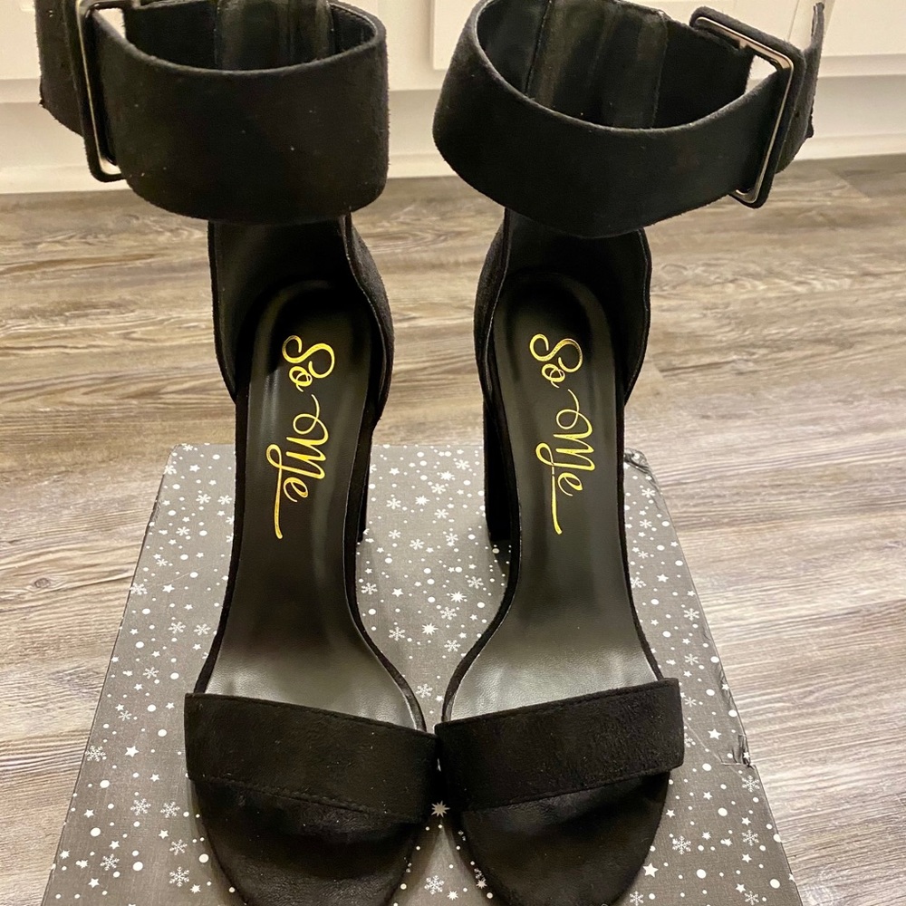 High heel sandals